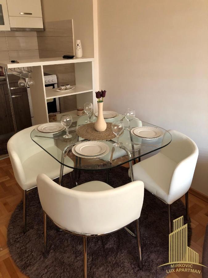 Mirkovic Lux Apartman Ni Eksteriør bilde