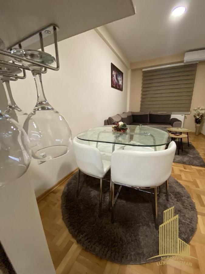 Mirkovic Lux Apartman Ni Eksteriør bilde